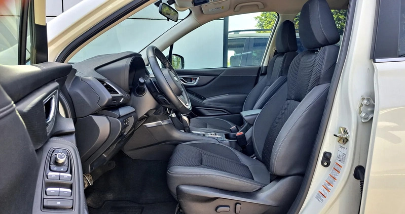 Subaru Forester cena 119700 przebieg: 40300, rok produkcji 2019 z Wąchock małe 172
